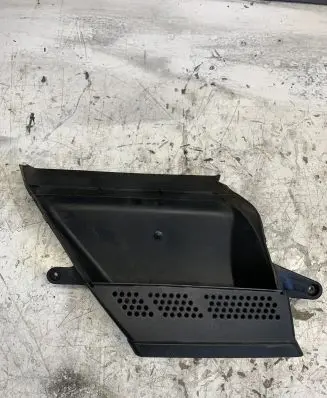 Audi A5 8T 8F Air intake duct part 8K0129618