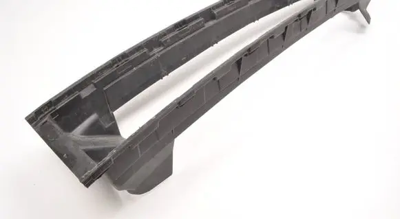 Ford Explorer Intercooler air channel guide R2KB8A034C