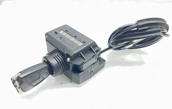 Mercedes-Benz CLK A209 C209 Ignition lock 2095453308