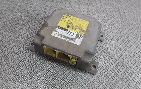 Mitsubishi Pajero Airbag control unit/module MR472773