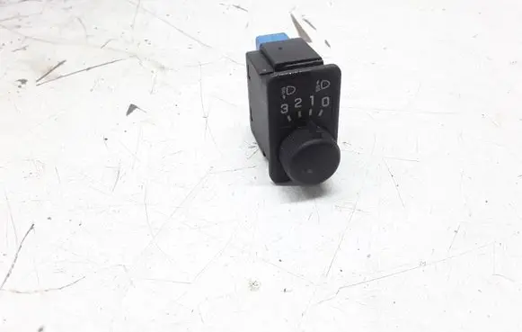 Nissan Primera Headlight level height control switch
