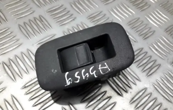 Toyota Auris 150 Electric window control switch