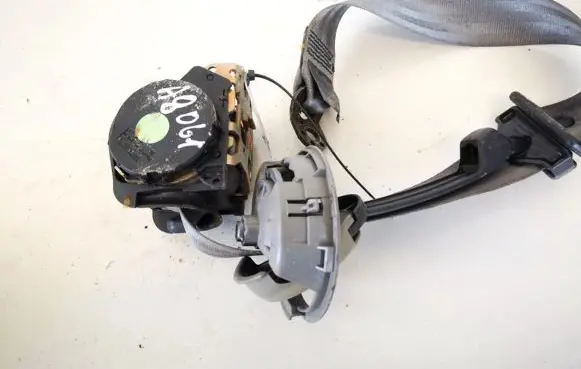 Audi A6 S6 C4 4A Rear seatbelt 4a5857709j