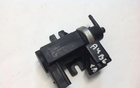 Audi A4 S4 B7 8E 8H Turbo solenoid valve 8E0906628