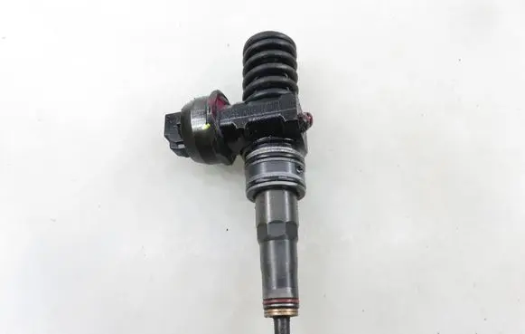 Volkswagen PASSAT B6 Fuel injector 0414720312 038130073BQ