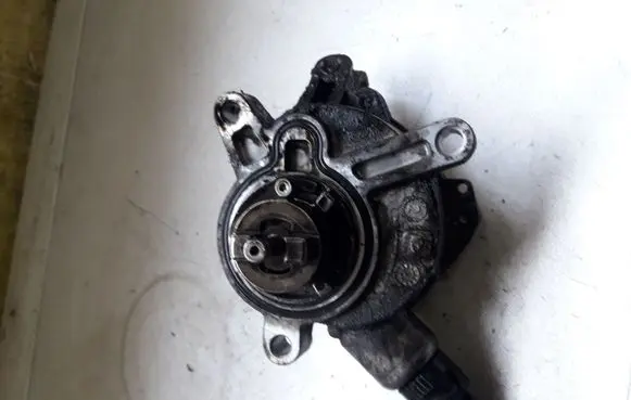 Volvo S80 Vacuum pump