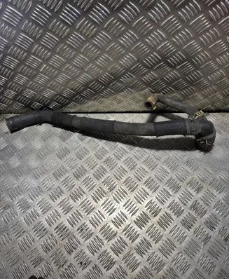 Toyota Avensis T270 Engine coolant pipe/hose H21902