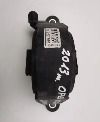 Opel Insignia A Engine mount bracket 13227769