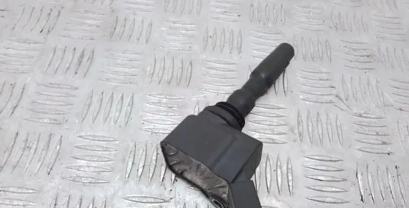 Volkswagen Jetta USA High voltage ignition coil 04E905110M