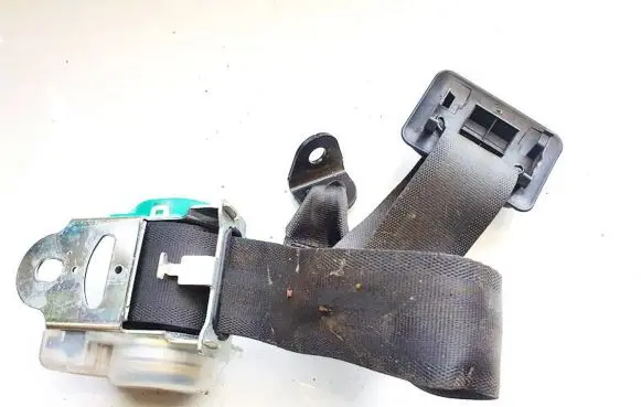 Middle seatbelt (rear)