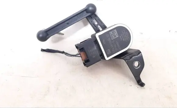 BMW 1 F40 Headlight/headlamp level sensor 6870000 6853714 6853713