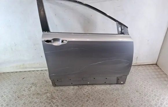 Honda CR-V Front door