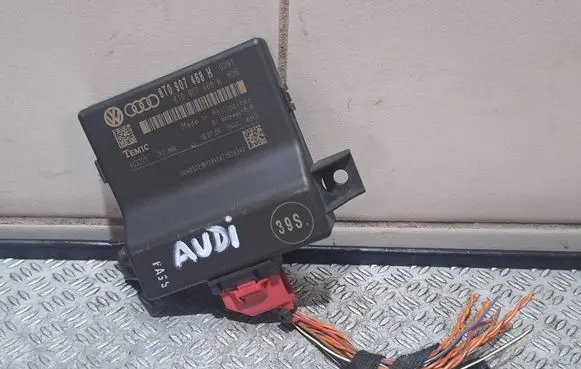 Audi A4 S4 B8 8K Gateway control module 8T0907468H