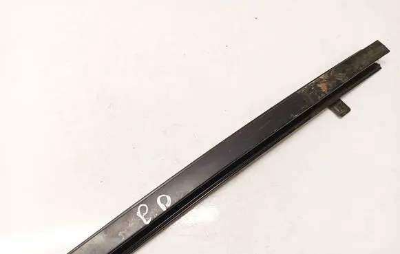 Ford Mondeo Mk III Rear door glass trim molding 