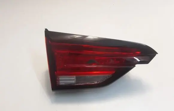 MG MG5 II Tailgate rear/tail lights 105877411