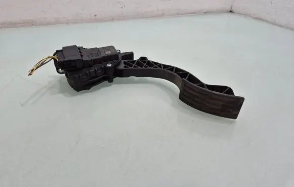 Volvo V50 Accelerator throttle pedal 4M519F836AK