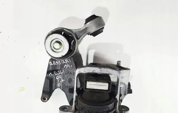 Nissan Qashqai Engine mount bracket