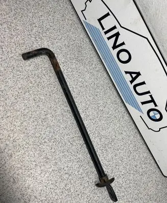 BMW 3 E36 Seat belt height adjuster 72118151481