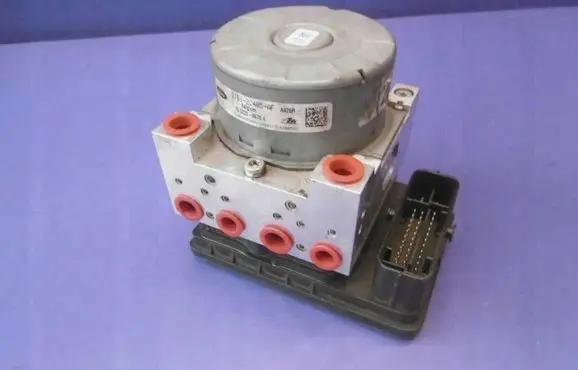 Ford Fiesta ABS Pump D1B1-2C405-AF D1B1-2C013-BD