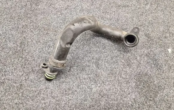 Volkswagen PASSAT B8 Breather hose/pipe 04E103202F
