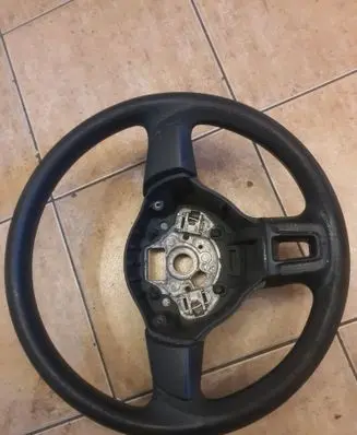 Volkswagen PASSAT B7 Steering wheel 3063333