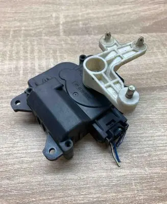 Toyota Yaris Air flap motor/actuator 0637007900 126012V7D WITHPLUG
