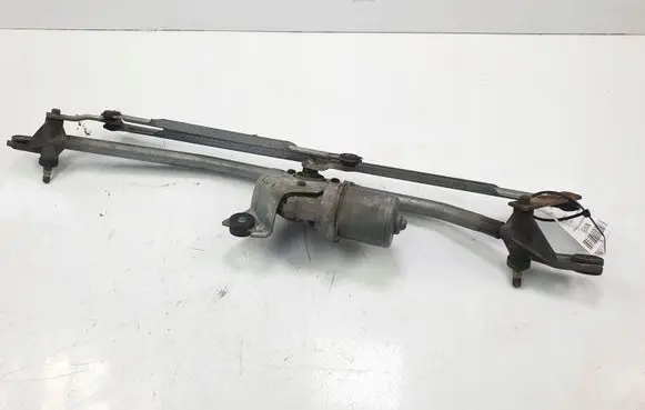 Cadillac Escalade Front wiper linkage 
