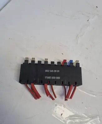 Mercedes-Benz R W251 Fuse module 0025450901 17683000000