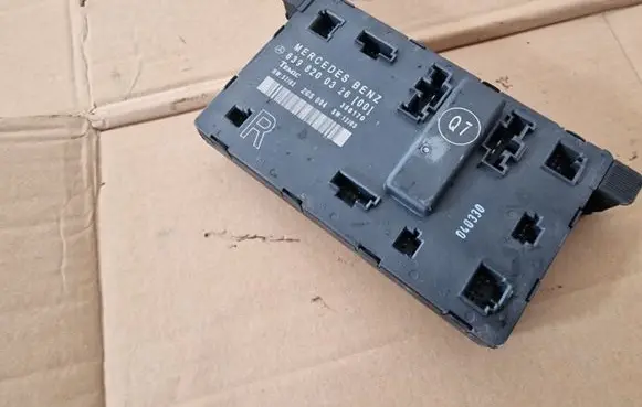 Mercedes-Benz Vito Viano W639 Comfort/convenience module 6398200326