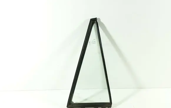 Toyota Corolla Verso E121 Rear vent window glass 43R005834 6818813100