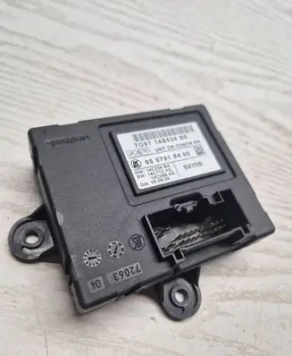 Volvo XC70 Door control unit/module 7G9T14B534BE 0507918400 14C236BA