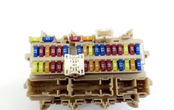 Nissan X-Trail T32 Fuse module 8991B C1844