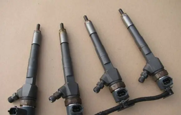 Jeep Renegade Fuel injector 0445110682