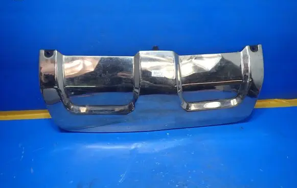 Front bumper lip