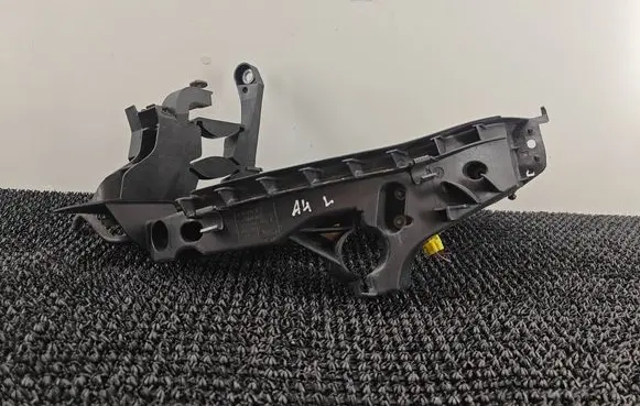 Audi A4 S4 B8 8K Headlight/headlamp mounting bracket 8K0805607A 2002837