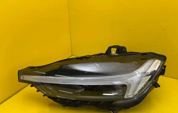 Volvo XC60 Headlight/headlamp 32404705