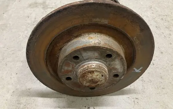 Renault Latitude (L70) Rear wheel hub spindle/knuckle 