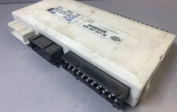 BMW 5 E39 Comfort/convenience module 6913522 61356913522 12037310