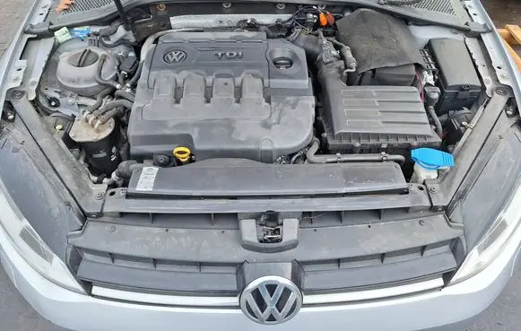 Volkswagen Golf VII Engine swap CLHA-CLHB