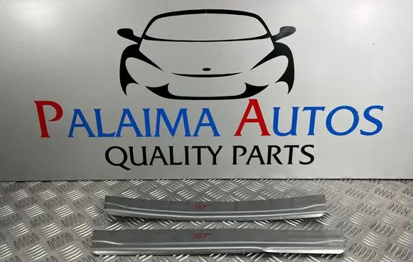 Ford Focus Front sill trim cover F1EJX13200AA