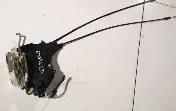 Mitsubishi Lancer X Rear door lock