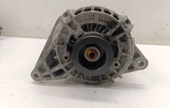 Mercedes-Benz CLA C117 X117 W117 Generator/alternator A0009063322