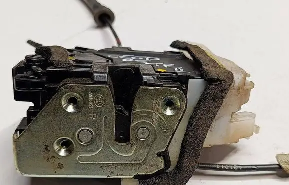 KIA Ceed Rear door lock 81420-A2110