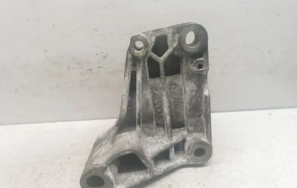 Volvo V70 Engine mount bracket 326C88