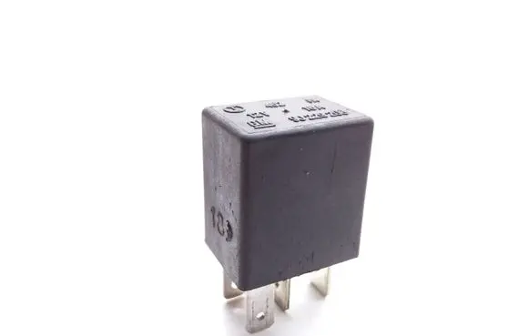 Opel Vectra B Hazard warning light relay 90229206