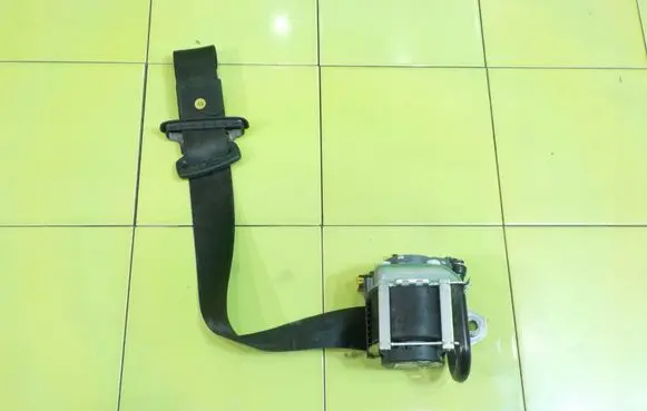 Audi A3 S3 8P Front seatbelt 8P7857706A BEZPIECZENSTWA