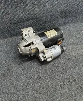 BMW 5 G30 G31 Starter motor 8589891