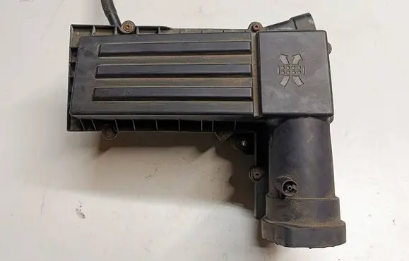 Volkswagen Scirocco Air filter box 3C0129607BCT2 3C0129607BC 3C0129620