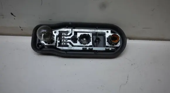 BMW 5 E39 Tail light bulb cover holder 8371324