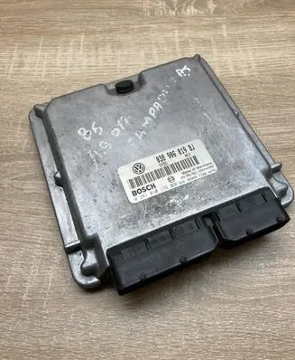 Volkswagen PASSAT B5 Engine control unit/module ECU 038906019BJ 0281010176